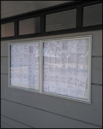 Vitrine info porte battante 720x990 angles carrés